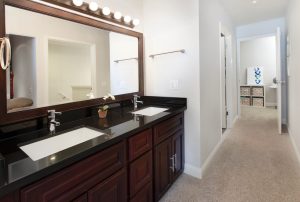 88 King 106 1 Bath